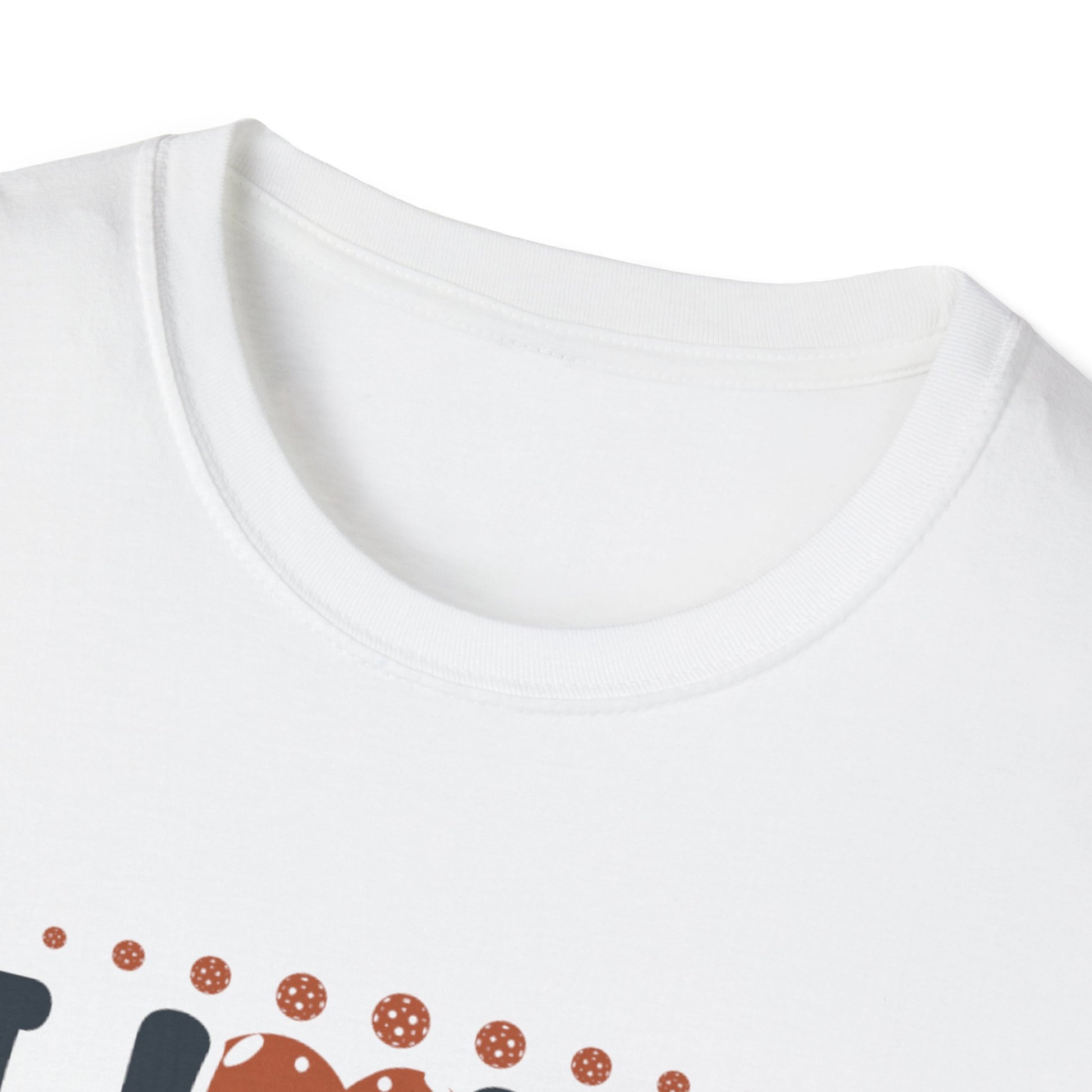 Women's Cheerful Pickleball T-shirt - I Love Pickleball